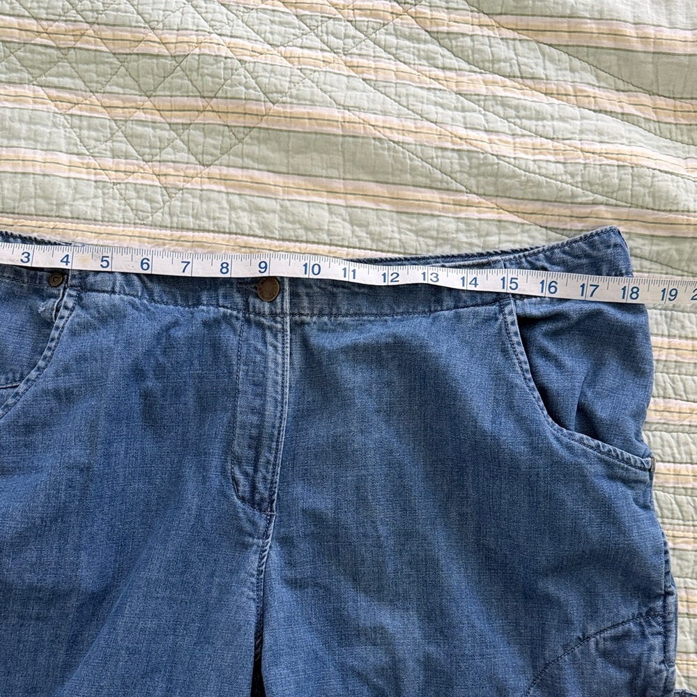 Woolrich Blue Denim Cargo Capris women’s size 14 - Picture 4 of 8